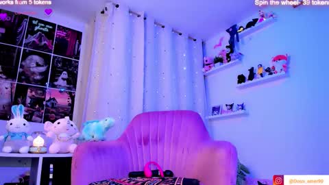 Snapshot of doux_amer chatting on November 7, 2025, 3:12 pm VickyHelp me to reach 300 thumbs up online show from November 7, 2025, 3:12 pm