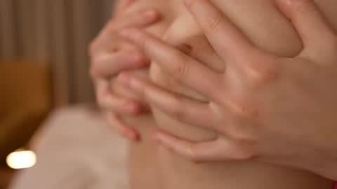 Snapshot of dovia chatting on March 1, 2025, 9:29 am . . online show from March 1, 2025, 9:29 am