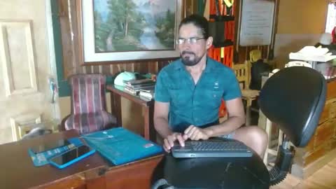 Snapshot of dr_simon84 chatting on May 19, 2026, 8:26 pm Dr Simon online show from May 19, 2026, 8:26 pm