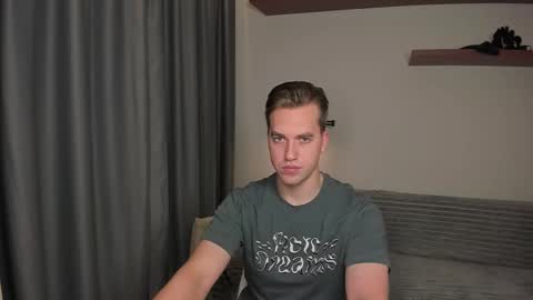 Snapshot of dr_your_dream chatting on September 17, 2025, 8:43 pm Mervin online show from September 17, 2025, 8:43 pm