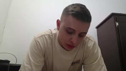 draco_boy2000 online show from October 11, 2025, 9:13 pm