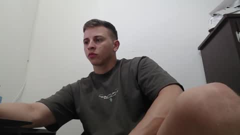 draco_boy2000 online show from October 17, 2025, 9:06 pm