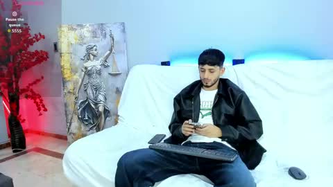 Snapshot of drake_and_zara chatting on May 22, 2026, 12:22 pm Drake and Zara online show from May 22, 2026, 12:22 pm