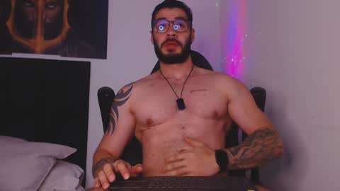 drake_cole11 online show from December 13, 2024, 10:30 am