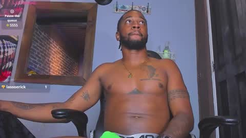 Snapshot of drake_nassir4 chatting on January 14, 2025, 12:22 am ---Drake--- online show from January 14, 2025, 12:22 am