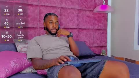 Snapshot of drake_nassir4 chatting on February 11, 2025, 2:25 am ---Drake--- online show from February 11, 2025, 2:25 am