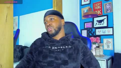 Snapshot of drake_nassir4 chatting on October 1, 2025, 11:55 pm ---Drake--- online show from October 1, 2025, 11:55 pm