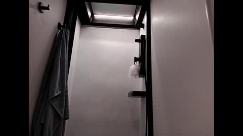 Snapshot of drakefimon chatting on December 2, 2025, 8:59 pm drakefimon online show from December 2, 2025, 8:59 pm