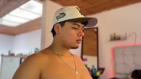 Snapshot of drakenn_ chatting on February 16, 2026, 4:47 pm drakeeee online show from February 16, 2026, 4:47 pm