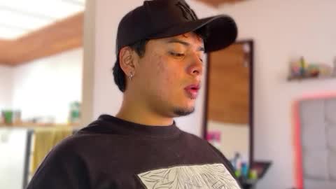 Snapshot of drakenn_ chatting on February 20, 2026, 4:18 pm drakeeee online show from February 20, 2026, 4:18 pm