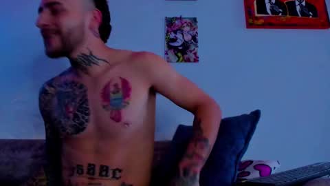 Snapshot of drako_lamar chatting on October 1, 2025, 9:43 pm Drako online show from October 1, 2025, 9:43 pm