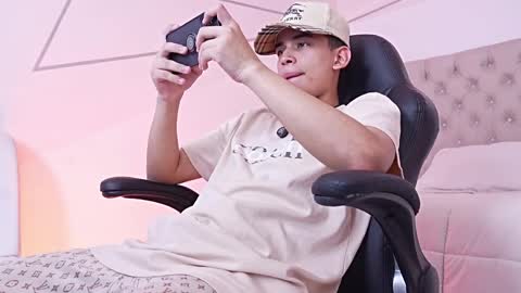 Snapshot of drakostone chatting on April 4, 2026, 8:50 pm Drako online show from April 4, 2026, 8:50 pm