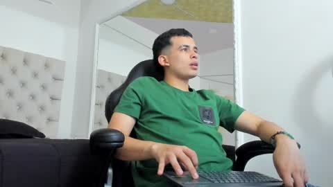 Snapshot of drakostone chatting on April 7, 2026, 8:42 pm Drako online show from April 7, 2026, 8:42 pm