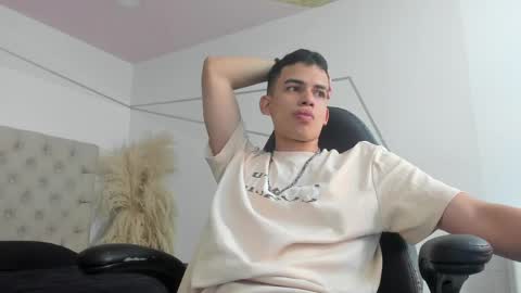 Snapshot of drakostone chatting on April 19, 2026, 8:11 pm Drako online show from April 19, 2026, 8:11 pm