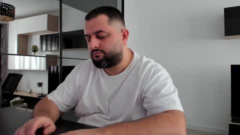 Draven A online show from February 6, 2025, 10:48 am