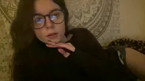 ur dream girl online show from February 27, 2026, 4:12 am