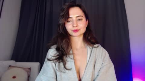 Snapshot of dream_nicole02 chatting on January 7, 2025, 1:38 am Nicole online show from January 7, 2025, 1:38 am