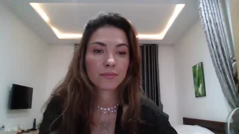 dream_petal_ online show from July 4, 2026, 12:33 pm