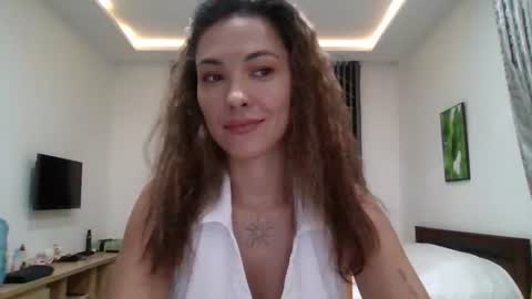 dream_petal_ online show from July 9, 2026, 7:34 am