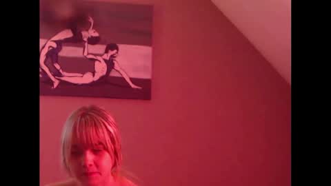 Snapshot of dreamcatcherfantasy chatting on February 5, 2025, 11:02 am A girl online show from February 5, 2025, 11:02 am