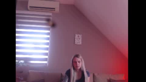 A girl online show from March 18, 2026, 8:28 am