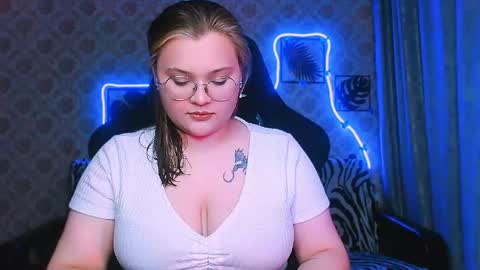 dreamforyoue2 online show from April 16, 2026, 7:03 pm