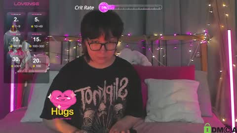 Snapshot of dreamgirllove chatting on December 9, 2024, 5:07 am Billy online show from December 9, 2024, 5:07 am