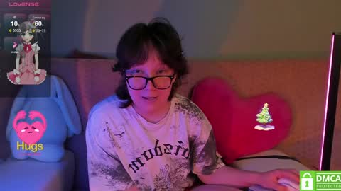 Snapshot of dreamgirllove chatting on January 16, 2025, 10:02 pm Billy online show from January 16, 2025, 10:02 pm