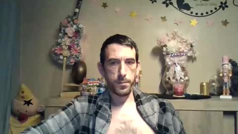 dreamguy38 online show from November 12, 2025, 5:08 am