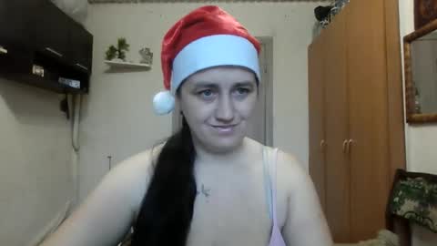 Snapshot of dreamiebelle chatting on December 19, 2025, 7:04 am dreamiebelle online show from December 19, 2025, 7:04 am