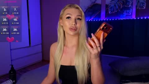 Mila online show from April 9, 2026, 6:41 am
