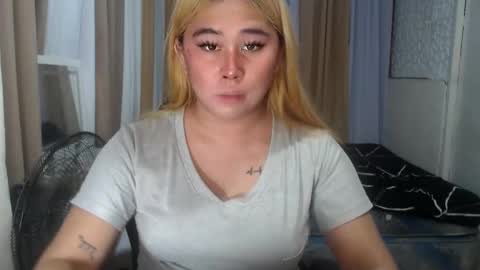 Snapshot of dreammegan chatting on May 5, 2026, 4:48 pm Stacy DONT FORGET TO FOLLOW ME AND THUMBS UP my wife samgrg2 online show from May 5, 2026, 4:48 pm