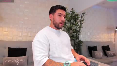 Snapshot of dreammr1 chatting on December 7, 2024, 4:20 am cris online show from December 7, 2024, 4:20 am