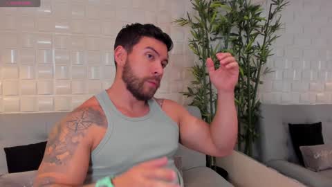 Snapshot of dreammr1 chatting on December 17, 2024, 2:55 am cris online show from December 17, 2024, 2:55 am