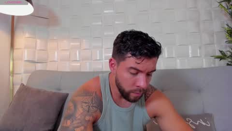 Snapshot of dreammr1 chatting on December 22, 2024, 12:39 am cris online show from December 22, 2024, 12:39 am