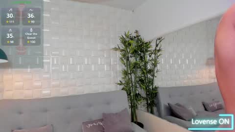 Snapshot of dreammr1 chatting on December 23, 2024, 3:33 pm cris online show from December 23, 2024, 3:33 pm