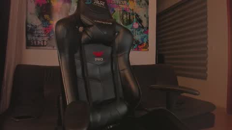 Snapshot of dreammr1 chatting on November 7, 2025, 1:49 am cris online show from November 7, 2025, 1:49 am