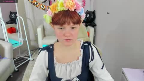 Snapshot of dreammyluna chatting on October 18, 2025, 8:42 pm Luna online show from October 18, 2025, 8:42 pm