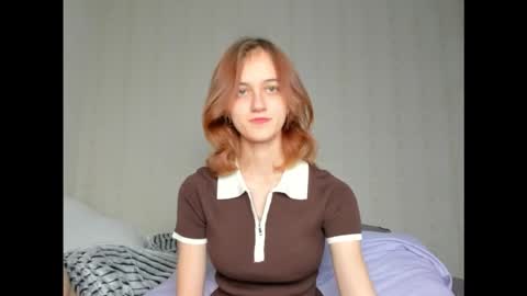 Snapshot of dreamy_pollyyy chatting on October 9, 2025, 5:00 pm dreamy_pollyyy online show from October 9, 2025, 5:00 pm