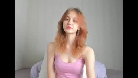 Snapshot of dreamy_pollyyy chatting on December 2, 2025, 5:41 pm dreamy_pollyyy online show from December 2, 2025, 5:41 pm