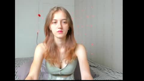 Snapshot of dreamy_pollyyy chatting on June 24, 2026, 5:28 am dreamy_pollyyy online show from June 24, 2026, 5:28 am