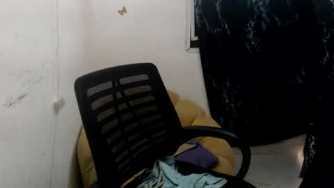 Snapshot of dreamy_wetpussy chatting on June 22, 2026, 7:00 pm BEAUTY online show from June 22, 2026, 7:00 pm