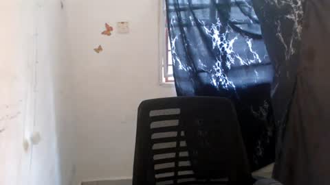 Snapshot of dreamy_wetpussy chatting on June 26, 2026, 7:35 am BEAUTY online show from June 26, 2026, 7:35 am