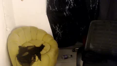 Snapshot of dreamy_wetpussy chatting on July 9, 2026, 7:18 pm BEAUTY online show from July 9, 2026, 7:18 pm