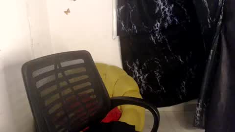 Snapshot of dreamy_wetpussy chatting on July 10, 2026, 7:34 am BEAUTY online show from July 10, 2026, 7:34 am