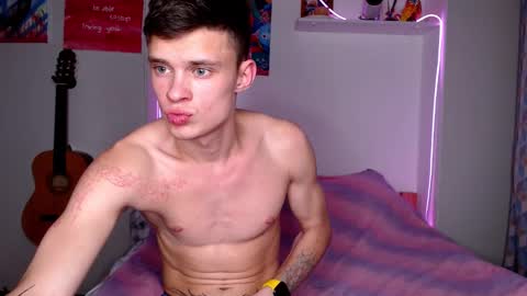 Snapshot of dreamyadam chatting on November 3, 2025, 9:16 pm Adam Dream online show from November 3, 2025, 9:16 pm