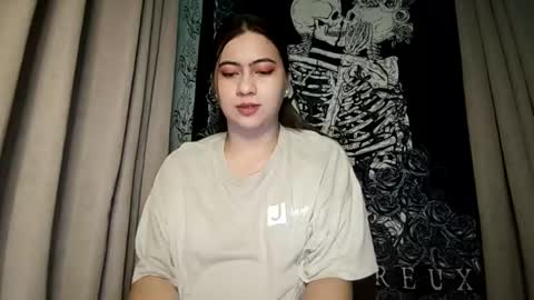 dreamycreamyst online show from February 23, 2025, 8:55 pm