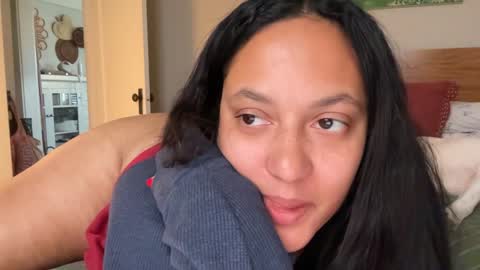 Snapshot of dreamyriri chatting on December 3, 2024, 7:55 pm RIRI OR DREAMY online show from December 3, 2024, 7:55 pm