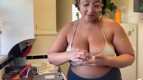 Snapshot of dreamyriri chatting on January 7, 2025, 9:25 pm RIRI OR DREAMY online show from January 7, 2025, 9:25 pm