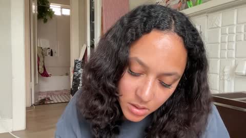 Snapshot of dreamyriri chatting on January 27, 2025, 8:28 pm RIRI OR DREAMY online show from January 27, 2025, 8:28 pm